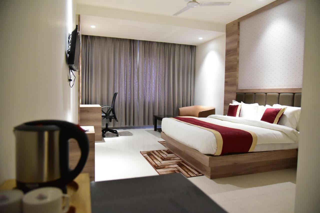 Hotel Crystal Grand Haldwani Exterior photo